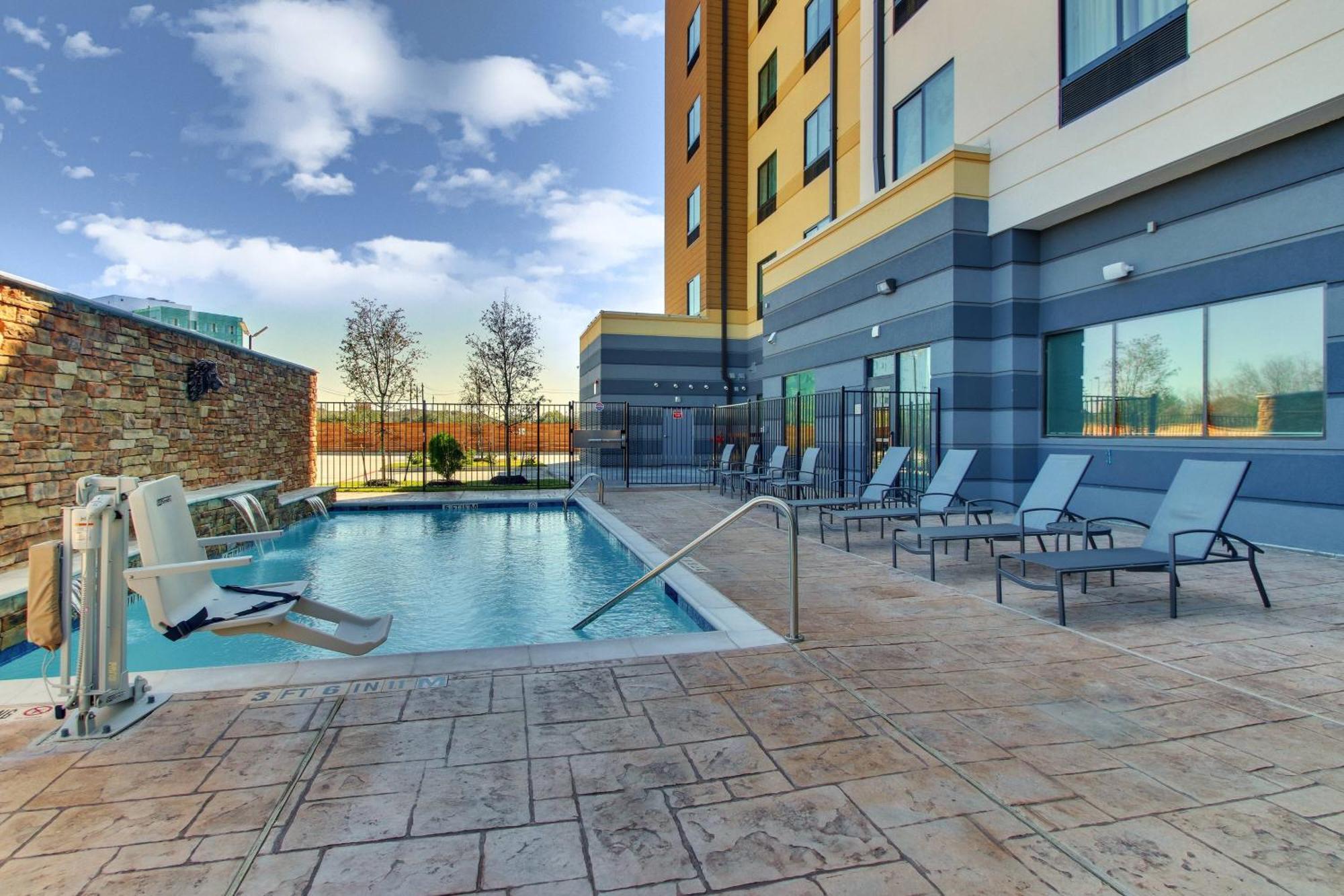 Fairfield Inn And Suites By Marriott Houston Brookhollow Exterior photo